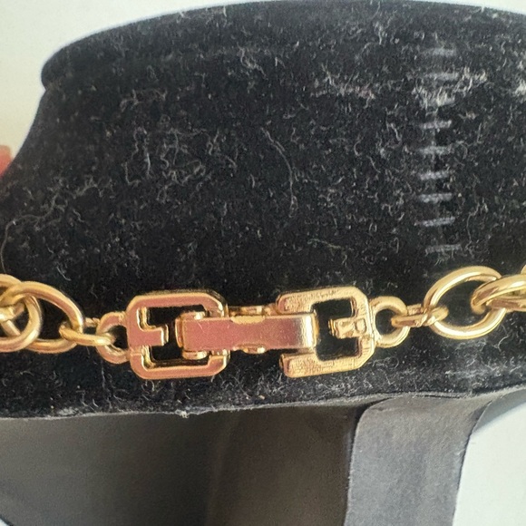 GIVENCHY Vintage Gold Chain Necklace - Picture 6 of 11